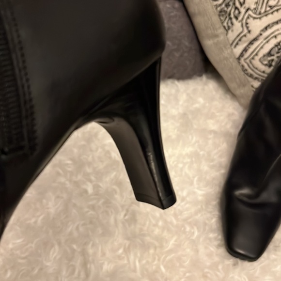 Black Leather Womans size 8 BANDOLINO - Picture 5 of 6